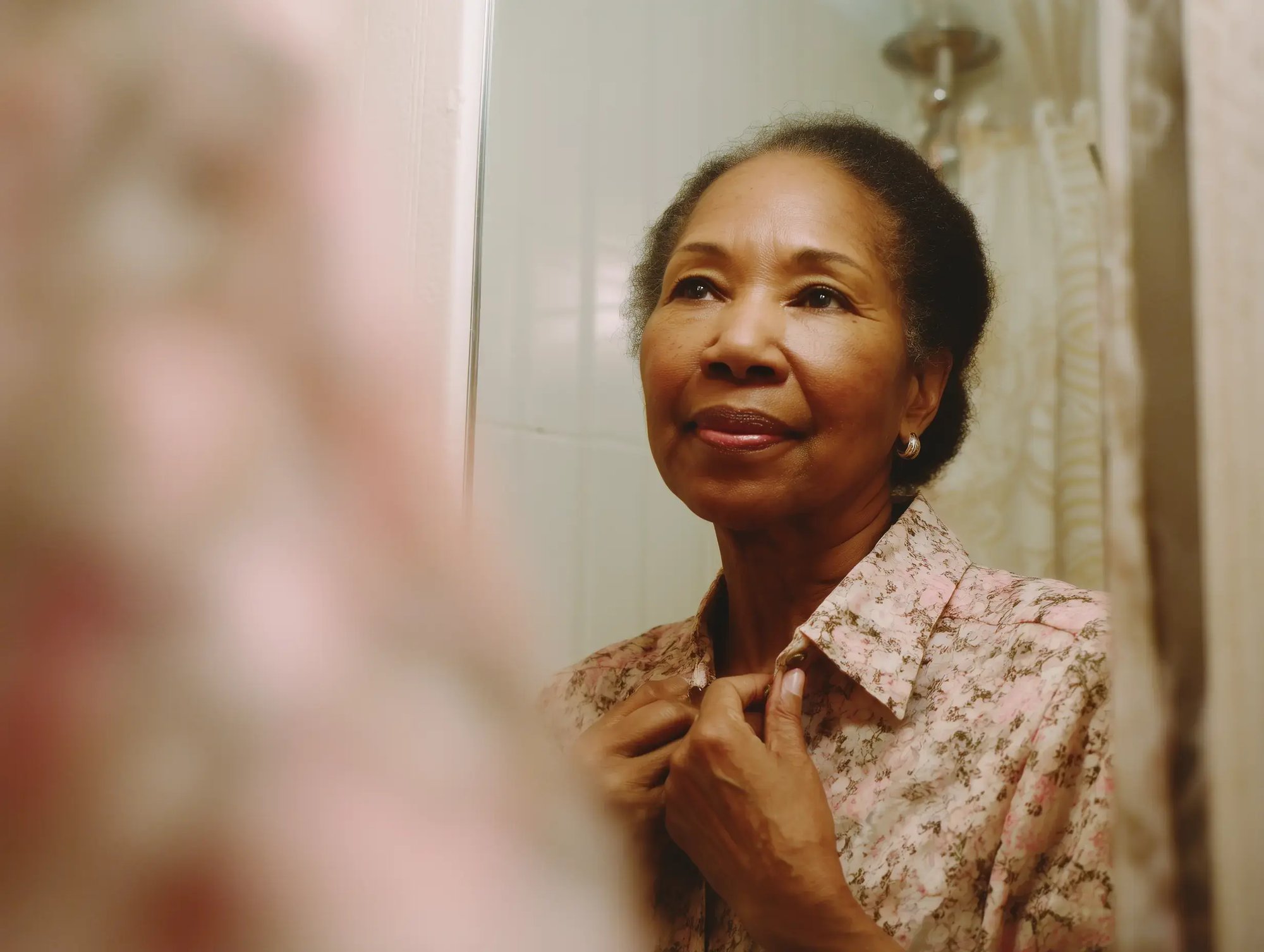 beteam._DSLR_cinematic_film_still_of_a_focused_66_year_old_afri_d2ce41f3-e2c9-4d5e-a5d9-8d13a5ef9aff